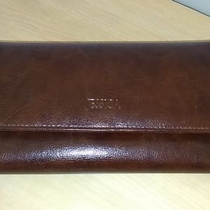 Nice jessica leather wallet lots of compartments!